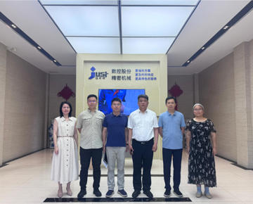 学院赴江西佳时特推进“一院一企”产教融合落地
