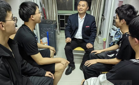 【微光成炬·昌航温度】环化学院吴跃辉：有这样一位班主任，是我们最坚实的“后盾”