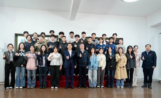 “书记面对面·共话前程”：党委书记李德平与2026届毕业生座谈交流